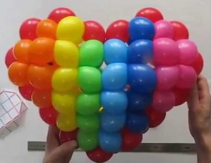 Фигура из шаров Земляничка