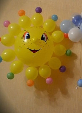 Фигура из шаров Солнышко с бантиком