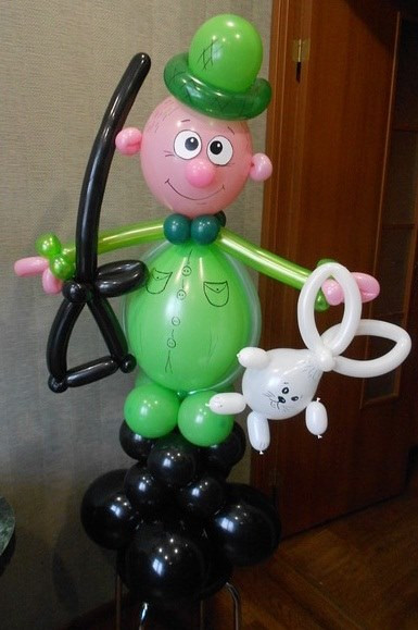 Фигура из шаров Охотник с добычей