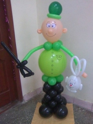 Фигура из шаров Охотник с добычей
