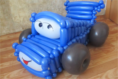 Фигура из шаров Машинка