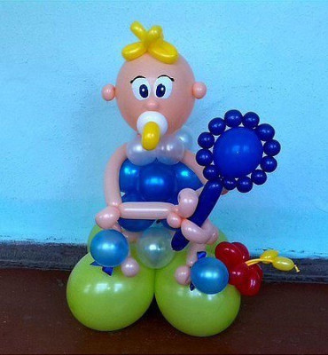 Фигура из шаров Малыш с погремушкой